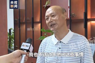 氛围轻松有说有笑 中国男篮FIBA官方定妆照拍摄花絮？